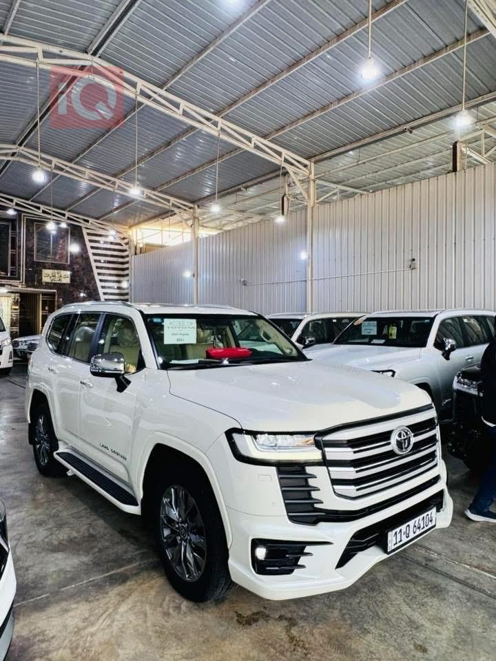 تۆیۆتا لاند کروزەر